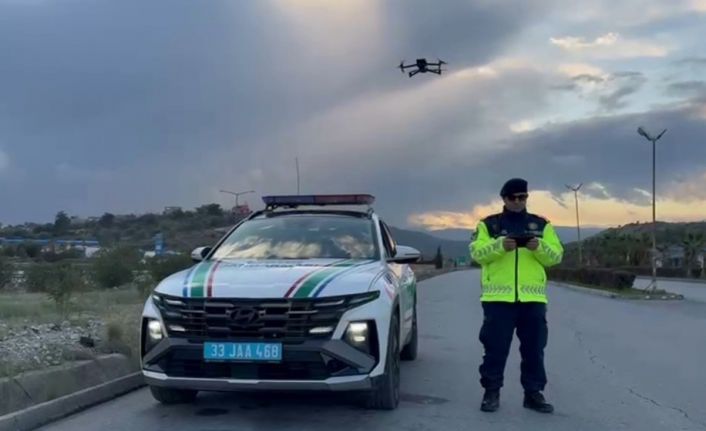 Mersin otoyolunda dron destekli jandarma denetimi: 6 bin 230 TL ceza