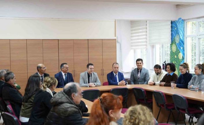 Muğla İl Milli Eğitim Müdürü çay öğrenci ve öğretmenlerle bir araya geldi