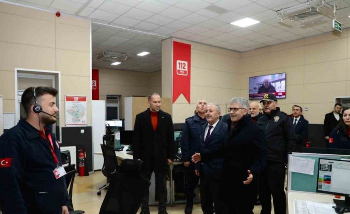 Niğde protokolünden yılbaşı gecesi görev başındaki ekiplere ziyaret