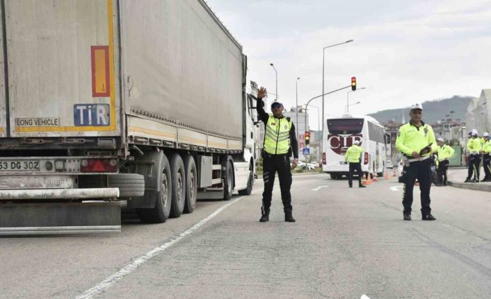 Ordu’da bir haftada 12 binden fazla araç ve sürücüsü denetlendi
