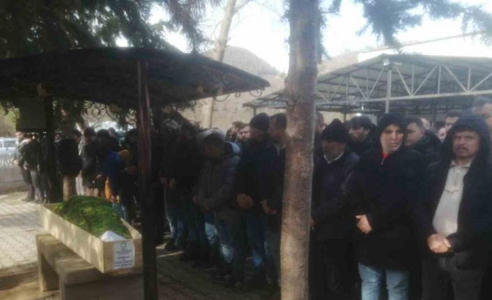 Ordu’da oto bakım servisinde ölü bulunan 2 genç toprağa verildi