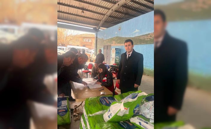 Pazarlar’da vişne ve kiraz üreticilerine bordo bulamacı desteği sürüyor