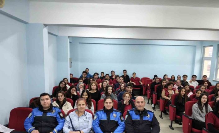 Polisten lise öğrencilerine yönelik eğitim