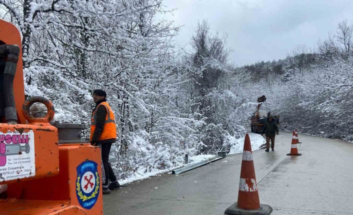 Sakarya’nın 2 ilçesinde 5 bin metrelik oto korkuluk montajı tamamlandı