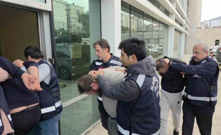 Samsun’da silahlı tehdit ve zorla para alma iddiası: 4 şüpheli adliyede