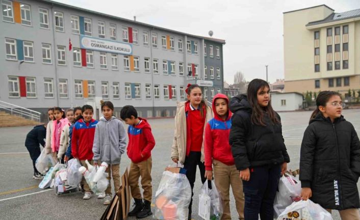 Selçuklu Belediyesi’nin düzenlediği okullar arası sıfır atık yarışmasıyla çevre bilinci güçleniyor