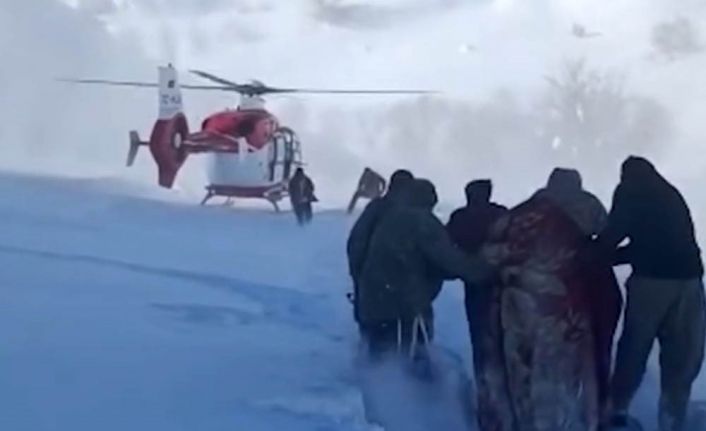 Şemdinli’de nefes kesen kurtarma: Kar esaretindeki hamile kadın için zamanla yarış