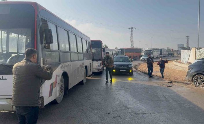 Suriye’de Şeyh Maksud Mahallesine gelen 20 otobüs, teslim olan SDG’li teröristleri farklı bölgelere götürecek