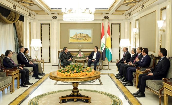 Terör örgütü SDG elebaşı Mazlum Abdi, ABD’li Özel Temsilci Barrack ve IKBY Başkanı Barzani ile görüştü