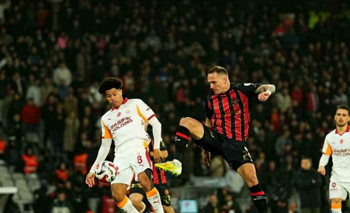 Trendyol Süper Lig: Fatih Karagümrük: 0 - Galatasaray: 1 (Maç devam ediyor)