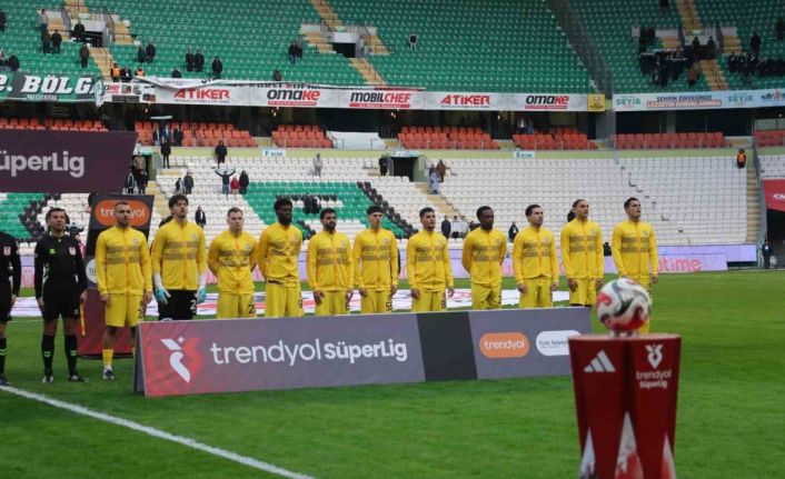 Trendyol Süper Lig: Konyaspor: 0 - Eyüpspor: 0 (İlk yarı)