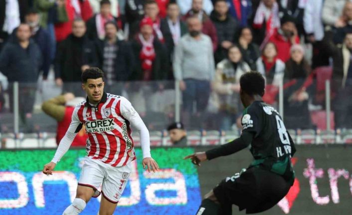 Trendyol Süper Lig: Samsunspor: 0 - Kocaelispor: 0 (İlk yarı)