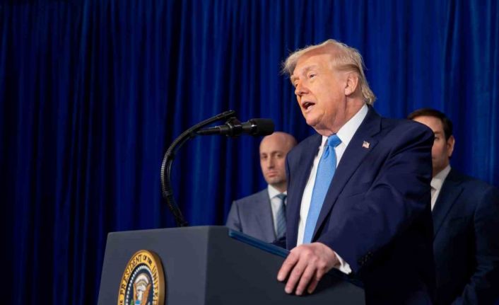 Trump: "Venezuela yönetiminde uygun bir geçiş sağlanana kadar orada kalacağız"