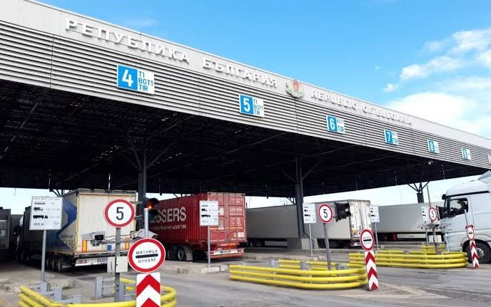 Türk tır şoförlerinden "çorba parası" adı altında rüşvet alan görevlilerin cezası kesinleşti