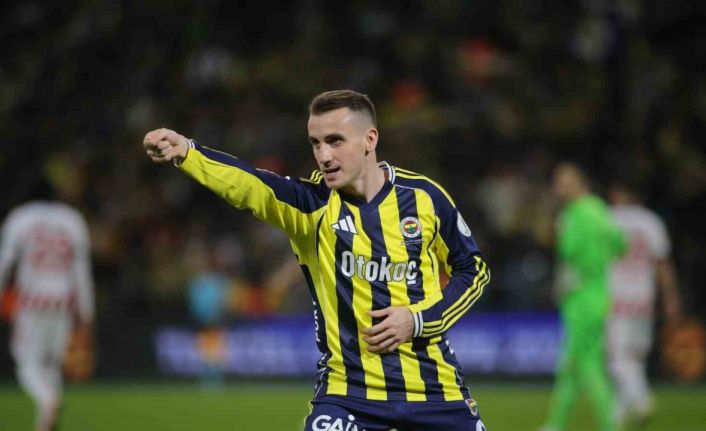 Turkcell Süper Kupa: Fenerbahçe: 1 - Samsunspor: 0 (Maç devam ediyor)