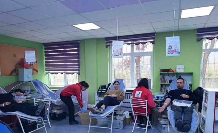Türkeli’de okullarda rekor kan bağışı: 3 günde 253 ünite kan toplandı