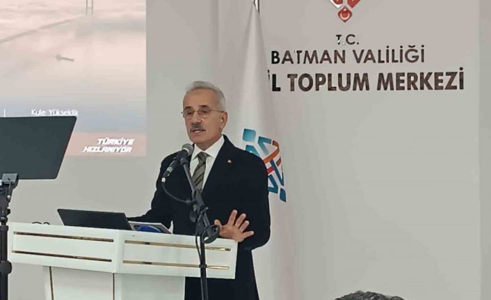 Ulaştırma ve Altyapı Bakanı Uraloğlu: "Terörü bitirmek üzere çok önemli bir sürecin kritik bir aşamasındayız"
