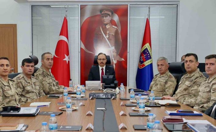 Vali Kızılkaya: "Jandarmamız, Siirt’imizin huzuru için gece gündüz görev yaparak önemli başarılara imza atıyor"