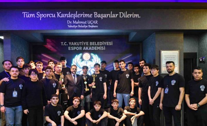 Yakutiye Belediyesi Espor akademisi liseler arası FIFA26 Espor turnuvasına gençlerden büyük ilgi