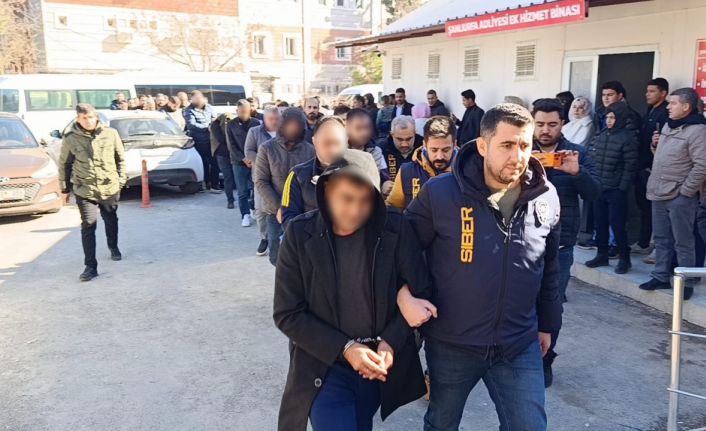 Yasa dışı bahis operasyonunda gözaltına alınan 28 zanlı adliyeye sevk edildi