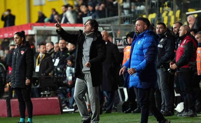 Ziraat Türkiye Kupası: İstanbulspor: 1 - Trabzonspor: 1 (İlk yarı)