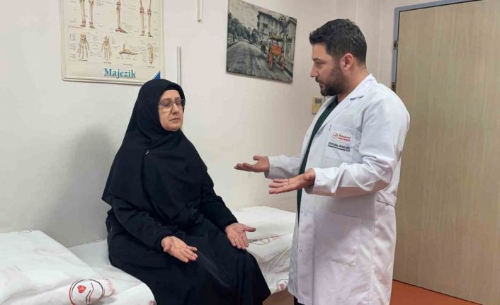 4 yaşında felç geçiren kadın, 52 yıl sonra kolunu yeniden hareket ettirdi