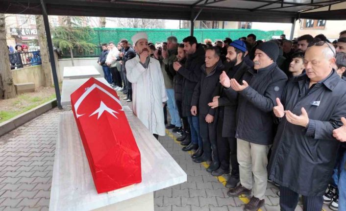 6 aylık yaşam mücadelesini kaybeden oyuncu İbrahim Yıldız son yolculuğuna uğurlandı