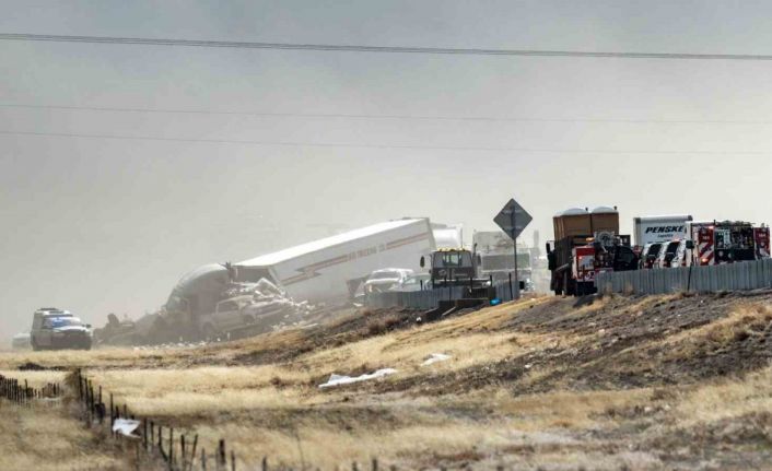 ABD’de kum fırtınası zincirleme kazaya yol açtı: 4 ölü, 29 yaralı