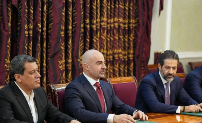 ABD’nin Suriye Özel Temsilcisi Barrack, terör örgütü SDG elebaşı Mazlum Abdi ile görüştü