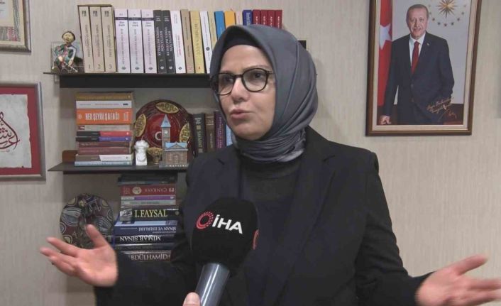 AK Partili Böhürler: "Hiçbir medya kurumunda başörtülü kadınların çalışması söz konusu dahi olamazdı"