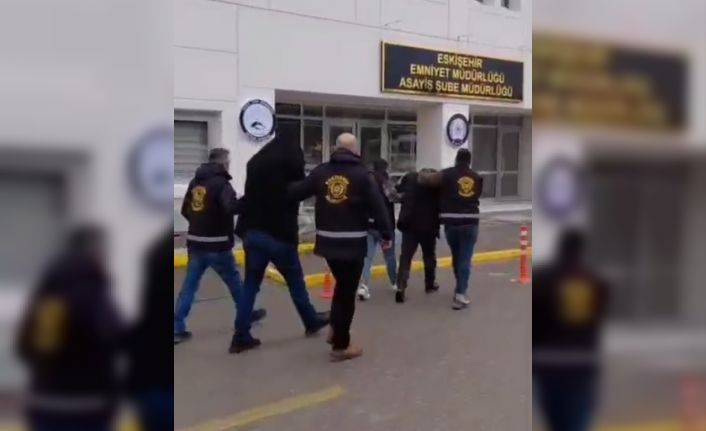 Akü firmasını sahte çek ile 6 milyon TL zarara uğratan dolandırıcılar yakalandı