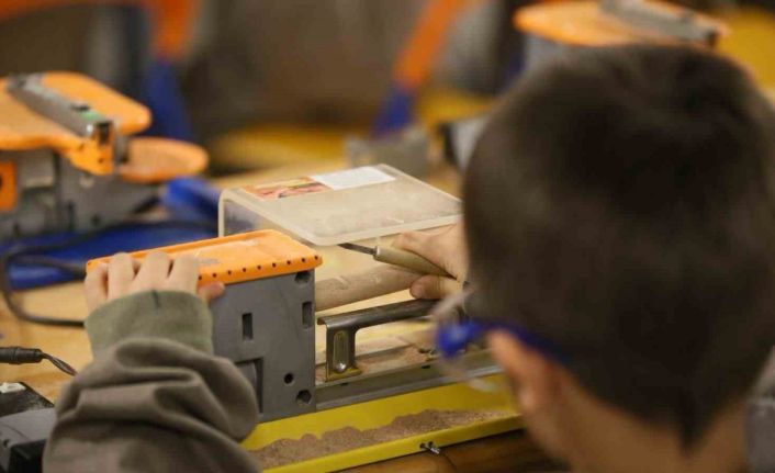 Antalya Bilim Merkezi’nde sömestir tatilinde üretim odaklı bilim kampları yapıldı