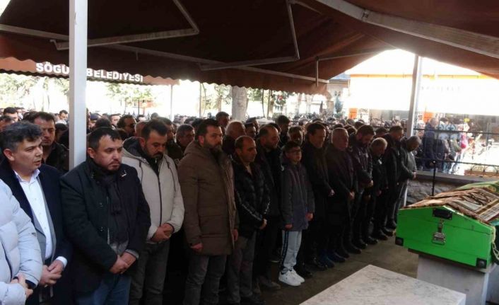 Araba almak için gittiği Antalya’da otobüs kazasında hayatını kaybeden Erdi Demirsoy toprağa verildi