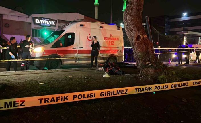 Araç yaya geçidinden geçmek isteyen vatandaşlara çarptı: 3 ölü, 3 yaralı