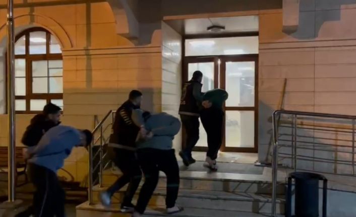 Arnavutköy’de "kasten öldürme ve kasten öldürmeye teşebbüs" suçlarından aranan 3 firari yakalandı
