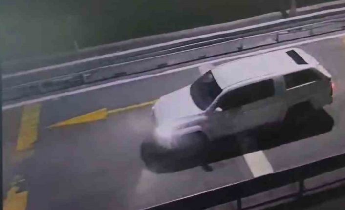 Artvin’in CHP’li Belediye Başkan Yardımcısı resmi aracı alkollü kullanırken jandarmaya yakalandı