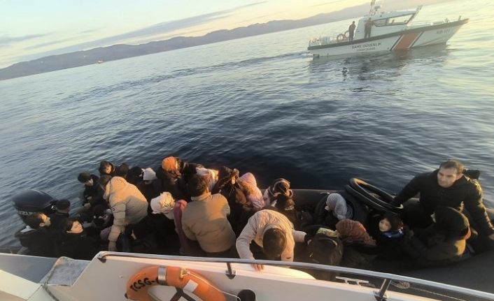 Ayvacık açıklarında 37 kaçak göçmen ile 1 göçmen kaçakçısı şüphelisi yakalandı