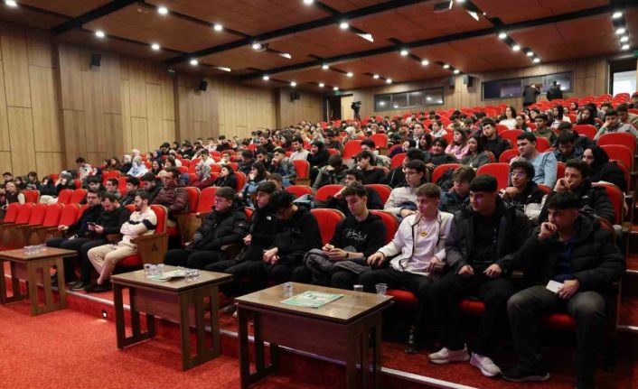 Bağcılar’da iş arayanlar ile iş verenler "Kariyer Buluşmaları"nda bir araya geldi