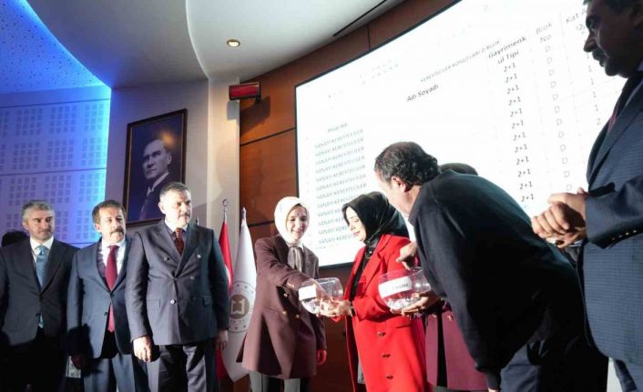 Bakan Göktaş: "Hizmetlerimizi hanelere daha hızlı ve daha etkili ulaştırmak için sahadaki gücümüzü her geçen gün artırıyoruz"