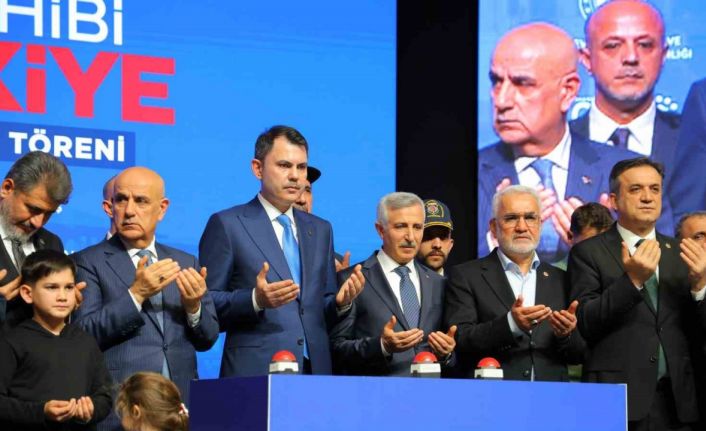 Bakan Kurum’dan CHP Genel Başkanı Özel’e tepki: "Özgür Bey vakit tiyatro vakti değildir"