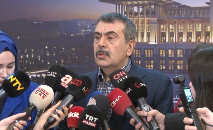 Bakan Tekin: "Ben Özgür Özel kadar midesi geniş bir adam değilim"