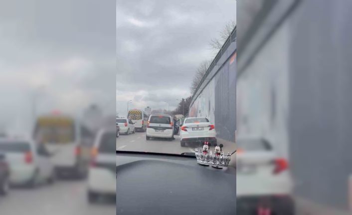 Bursa’da araçtan indi, ehliyeti gitti...Yol verme tartışmasına 180 bin lira ceza
