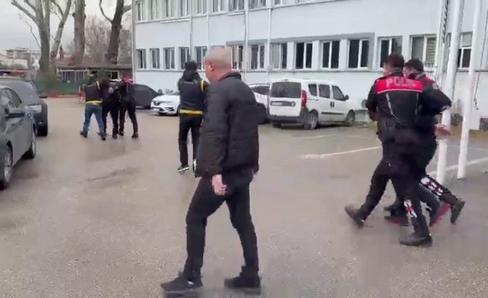 Bursa’da kan donduran cinayet anı kameraya yansımıştı... 280 saat kamera izleyip cinayeti çözdüler