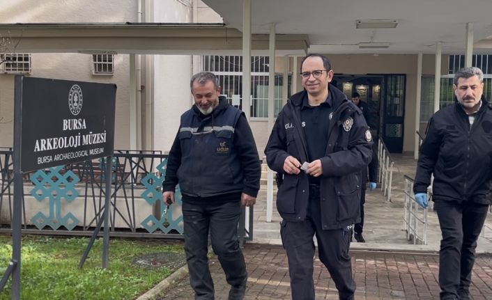 Bursa’da "pes" dedirten olay: Piknikte bulduğu top mermisini 10 gün evinde saklayıp müzeye getirdi