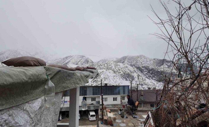 Bütün birikimi ile ev yaptı, toprak kayması ile ’hayatı’ askıda kaldı