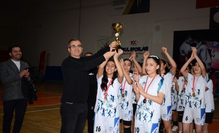 Büyükşehir Spor A.Ş. Kız Hentbol Takımı, Kayseri İl Birincisi oldu