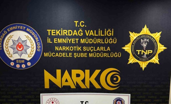 Çorlu’da 2 ’torbacı’ tutuklandı, 26 bin 730 sentetik ecza ele geçirildi