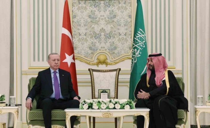Cumhurbaşkanı Erdoğan, Suudi Arabistan Veliaht Prensi Selman ile bir araya geldi