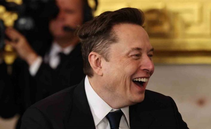 Elon Musk net serveti 800 milyar doları aşan tarihteki ilk insan oldu
