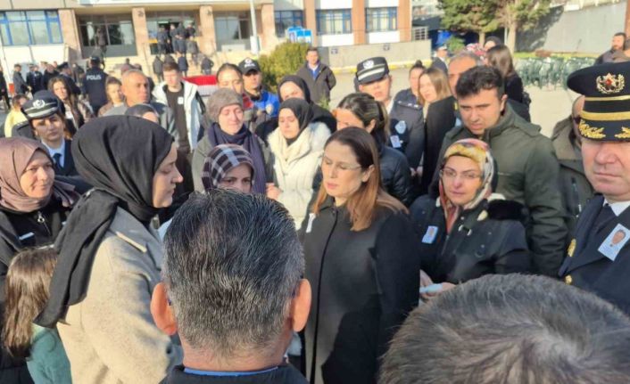 Emekliliğine 4 gün kala kazada ölen polis, son kez iş yerine getirildi